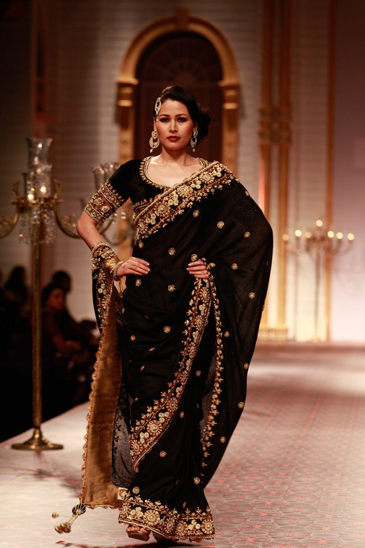 Saree Styling With Jewelry Jewellery With Black Silk Saree Top