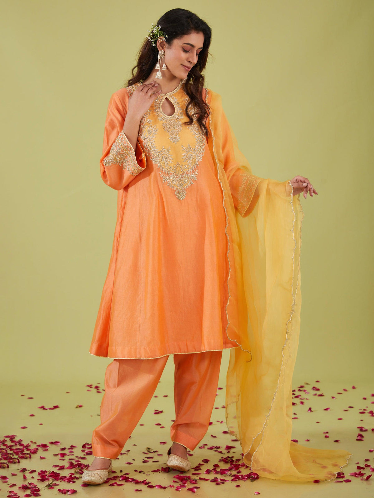 PEACH SHORT KALIDAR KURTA WITH SALWAR AND YELLOW DUPATTA - Preeti s kapoor